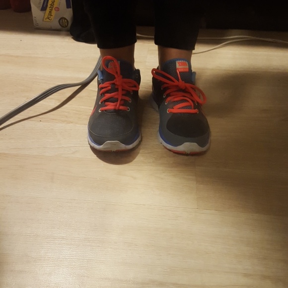 Nike training sneakers. Women's size 6.5. - Picture 5 of 6